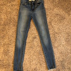 BKE Size 25! High Rise! Skinny Leg Jeans!
